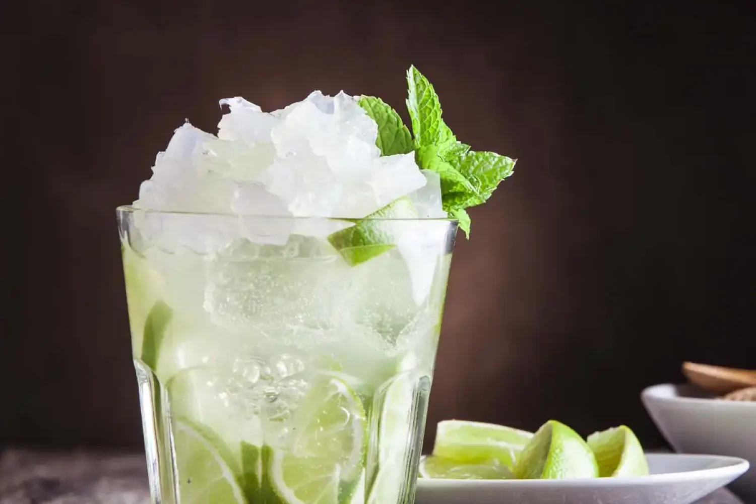 Chilcano Clásico Cóctel Chilcano Clásico, bebida refrescante con pisco, ginger ale y limón.