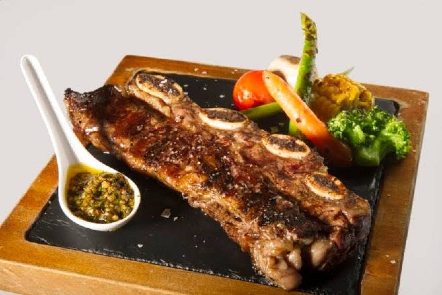 Asado de tira 250 gramos Asado de tira argentino de 250 gramos, corte jugoso y tierno, ideal para parrilladas.